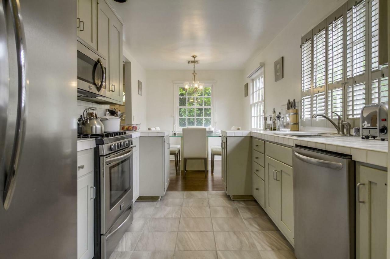 A Touch Of Cape Cod In West Hollywood Vila Los Angeles Exterior foto